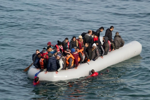 1 million migrants estimated to enter Europe in 2016 - ảnh 1